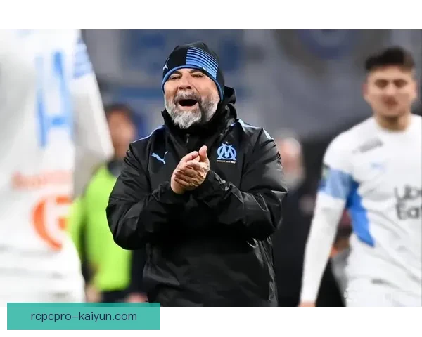 桑保利在马赛的执教表现引发广泛关注，球队状态持续提升。